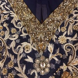 Pakistani three-piece Shalwar Kameez brand new never worn. Size 2-4